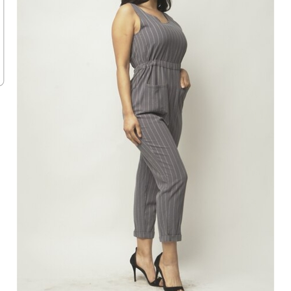 Casual Tie back Jumpsuit - Picture 3 of 4